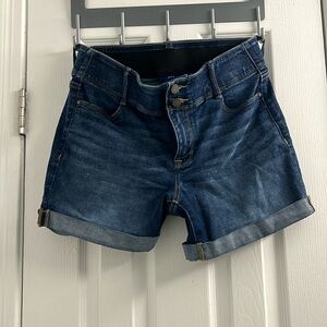 APT 9 Jean Shorts Size 10 women’s